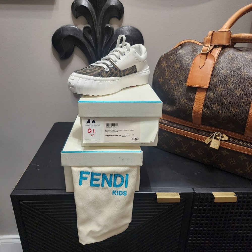NIB Authentic Kid Fendi Low Top Sneakers - Picture 2 of 9